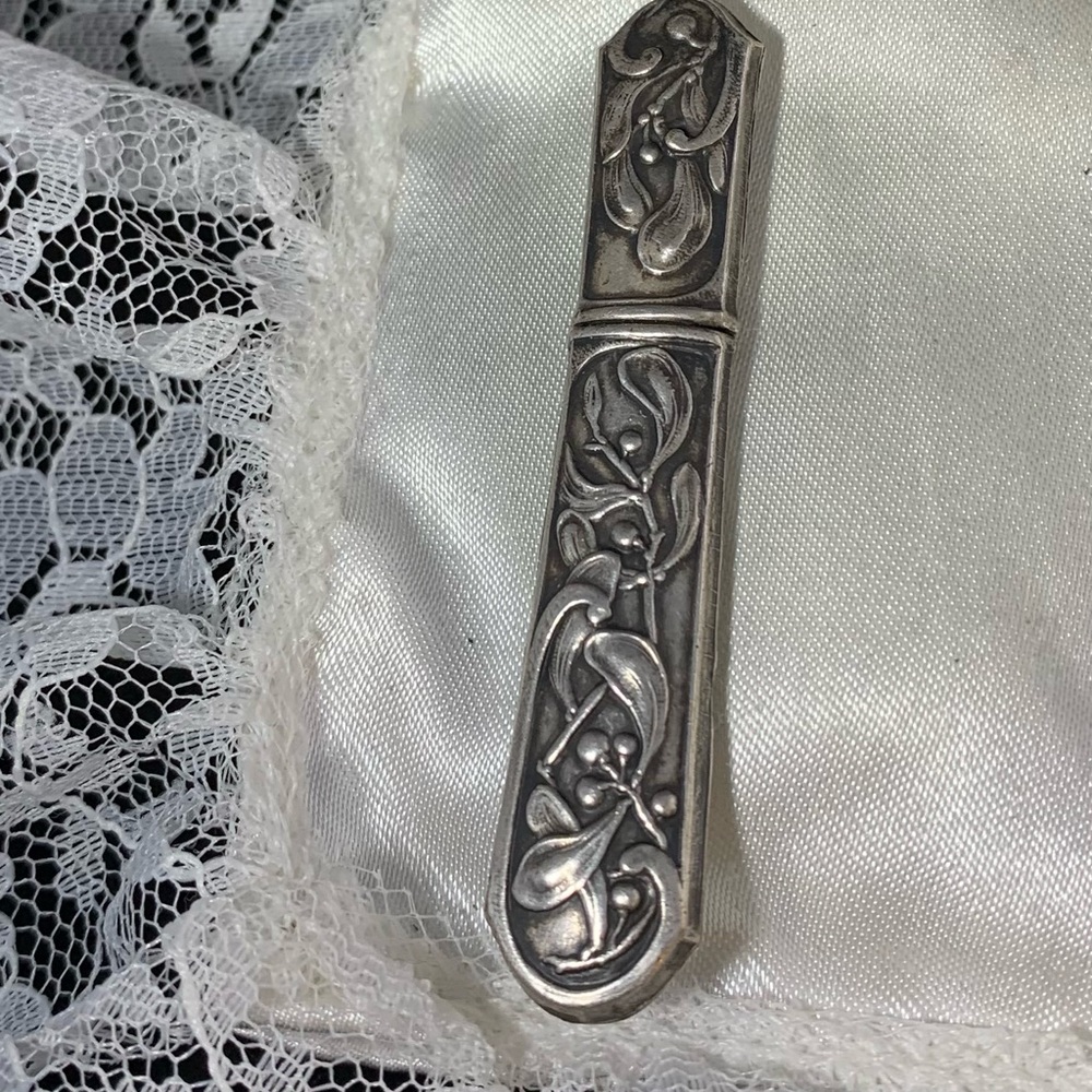 ANTIQUE ART NOUVEAU STYLE SEWING NEEDLE CASE LATE 19th CENTURY